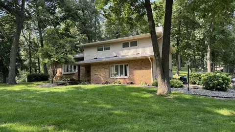 3309 Valley Dr, Geneseo, IL 61254