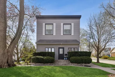 102 S Quincy St, Hinsdale, IL 60521
