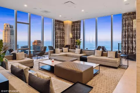 Living - 363 E Wacker Dr #9101, Chicago, IL 60601 photo 2 of 8