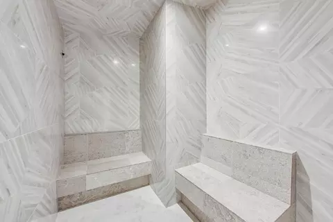 Bath - 363 E Wacker Dr #9101, Chicago, IL 60601 photo 2 of 2