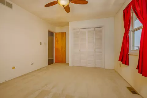 Bedroom - 130 Greenview Rd, Centralia, IL 62801 photo 4 of 4