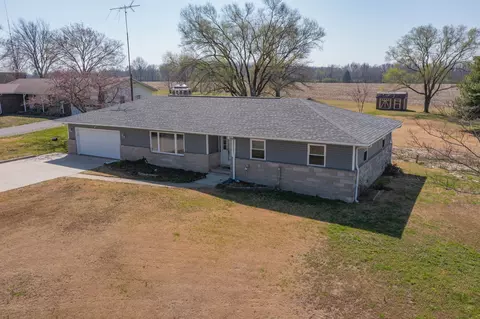 130 Greenview Rd, Centralia, IL 62801