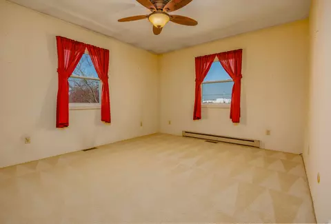 Bedroom - 130 Greenview Rd, Centralia, IL 62801 photo 3 of 4