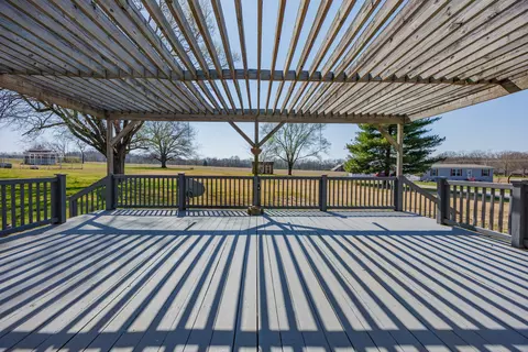 Exterior - 130 Greenview Rd, Centralia, IL 62801 photo 2 of 4