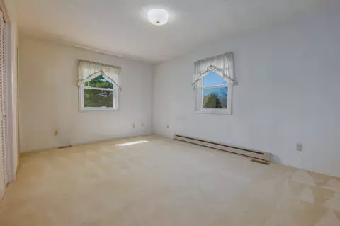 Bedroom - 130 Greenview Rd, Centralia, IL 62801 photo 2 of 4
