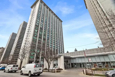 3600 N Lake Shore Dr #2205, Chicago, IL 60613
