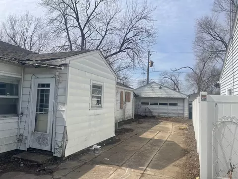 725 Webster Cir E, Kankakee, IL 60901 photo 3