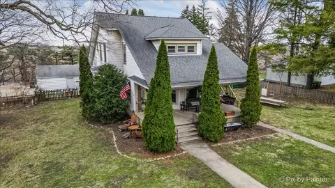 205 N Pine St, Waterman, IL 60556