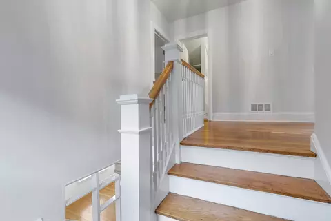Entry Way - Undisclosed, Chicago, IL 60625 photo 3 of 4