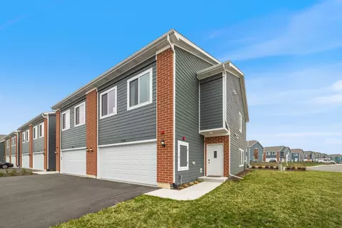 1231 Gillespie Ln, Yorkville, IL 60560