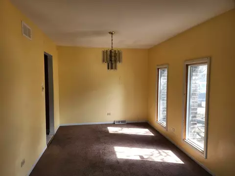 Living - 2736 178th St, Lansing, IL 60438 photo 2 of 5