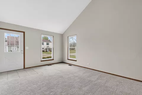 Living - 1030 Perry Dr, Algonquin, IL 60102 photo 4 of 8