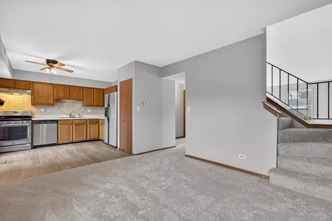 Living - 1030 Perry Dr, Algonquin, IL 60102 photo 7 of 8