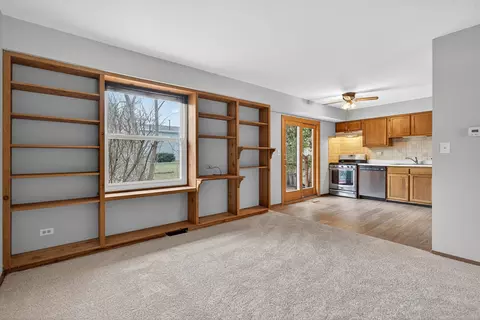 Living - 1030 Perry Dr, Algonquin, IL 60102 photo 6 of 8