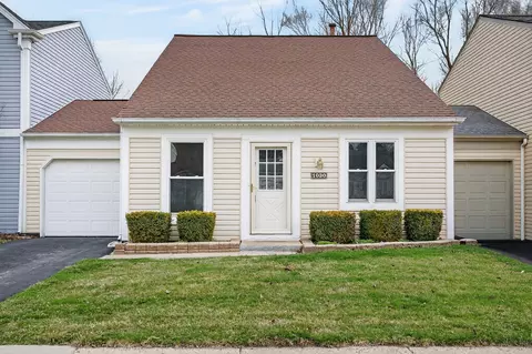Exterior - 1030 Perry Dr, Algonquin, IL 60102 photo 2 of 5