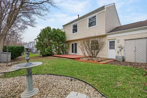Exterior - 1030 Perry Dr, Algonquin, IL 60102 photo 5 of 5