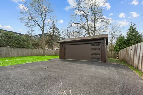 830 Deerfield Rd, Highland Park, IL 60035
