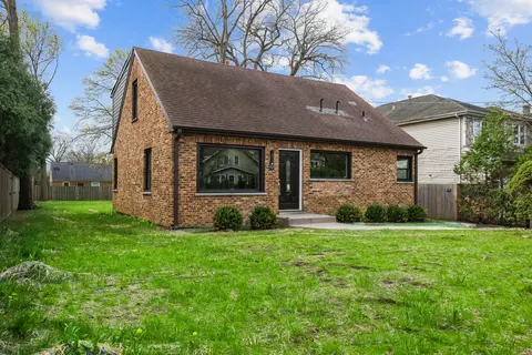 830 Deerfield Rd, Highland Park, IL 60035