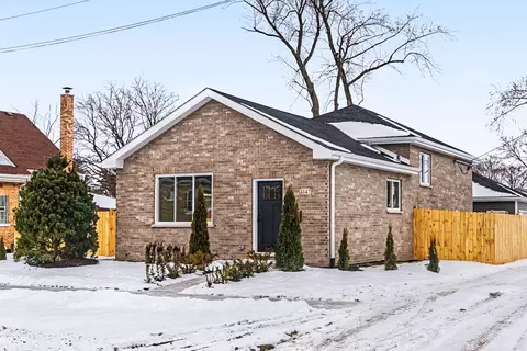 8244 44th St, Lyons, IL 60534