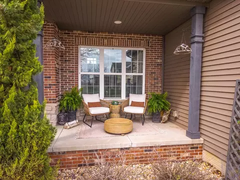 Exterior - 6002 Jackpine Rd, Bloomington, IL 61705 photo 8 of 12