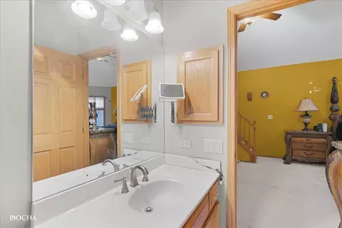 Bath - 365 E Pine Meadow Ct, Morris, IL 60450 photo 2 of 7
