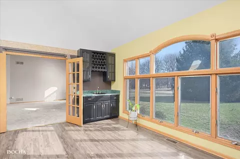 Living - 365 E Pine Meadow Ct, Morris, IL 60450 photo 5 of 6
