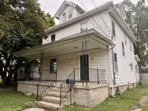 1005 E Main St, Clinton, IL 61727