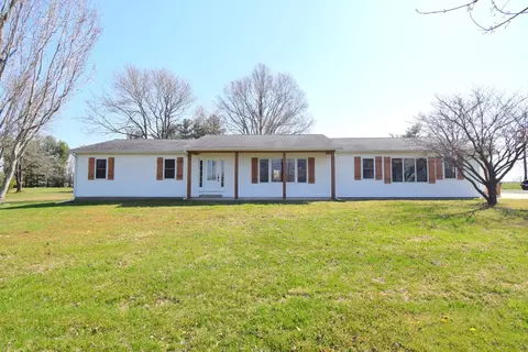 15665 N Angling Ln, Mount Vernon, IL 62864