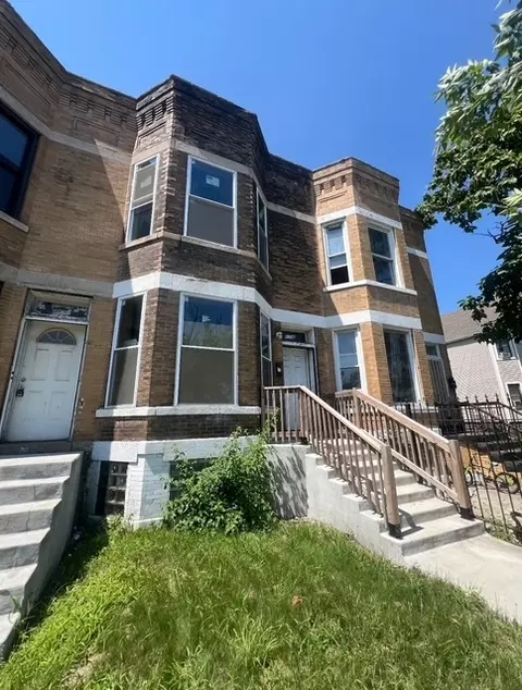6756 S Lafayette Ave, Chicago, IL 60621