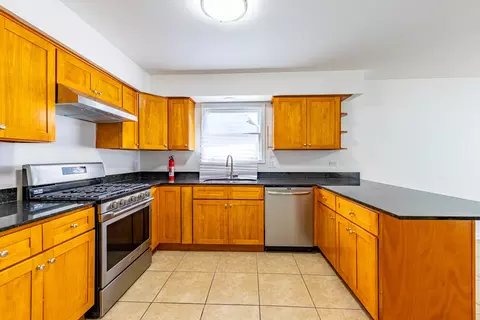 Kitchen - 16446 Spaulding Ave, Markham, IL 60428 photo 2 of 3