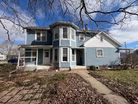 100 N Jackson St, Flanagan, IL 61740