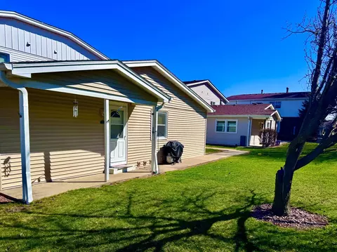 19545 116th Ave #A, Mokena, IL 60448