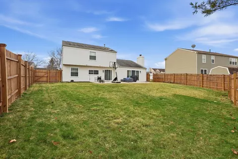 Exterior - 1880 Gleneagle Cir, Elgin, IL 60123 photo 2 of 5