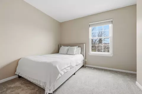 Bedroom - 1880 Gleneagle Cir, Elgin, IL 60123 photo 1 of 4