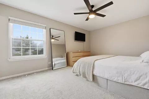 Bedroom - 1880 Gleneagle Cir, Elgin, IL 60123 photo 2 of 4