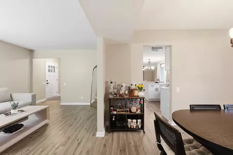 Entry Way - 1880 Gleneagle Cir, Elgin, IL 60123 photo 1 of 2