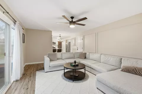 Living - 1880 Gleneagle Cir, Elgin, IL 60123 photo 3 of 3