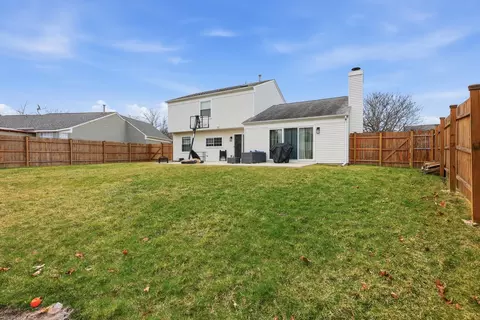 Exterior - 1880 Gleneagle Cir, Elgin, IL 60123 photo 3 of 5
