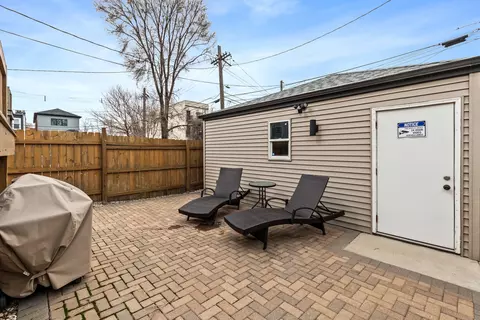 Exterior - 700 E 46th St, Chicago, IL 60653 photo 5 of 5