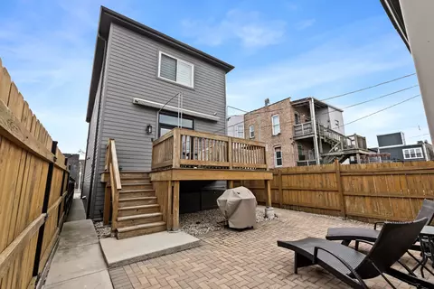 Exterior - 700 E 46th St, Chicago, IL 60653 photo 2 of 5