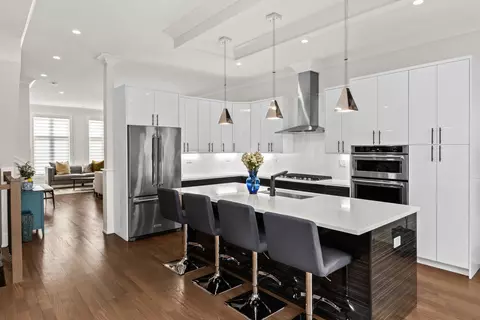 Kitchen - 700 E 46th St, Chicago, IL 60653 photo 1 of 4