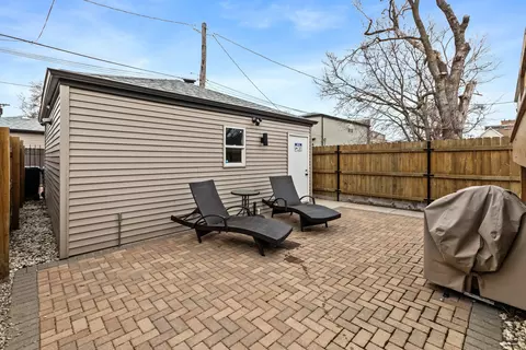Exterior - 700 E 46th St, Chicago, IL 60653 photo 4 of 5