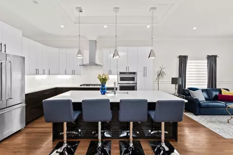 Kitchen - 700 E 46th St, Chicago, IL 60653 photo 4 of 4
