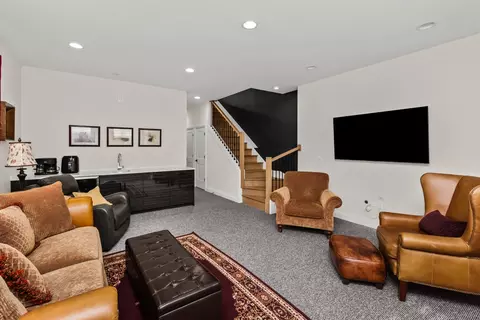 Living - 700 E 46th St, Chicago, IL 60653 photo 5 of 5