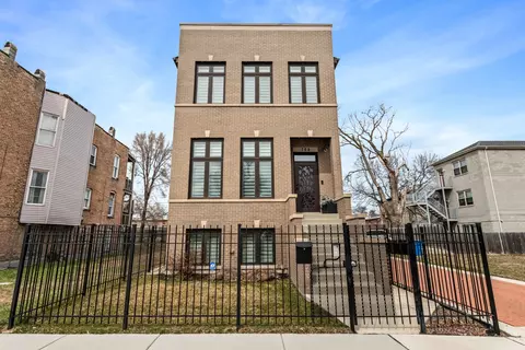 700 E 46th St, Chicago, IL 60653