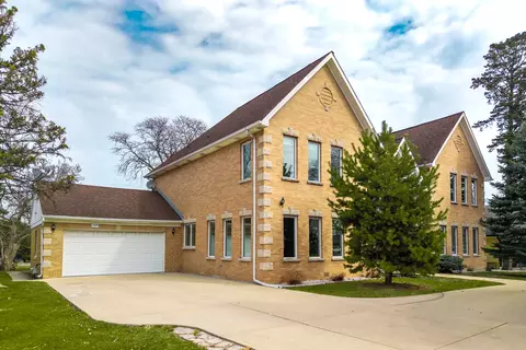 332 E Central Rd, Arlington Heights, IL 60005