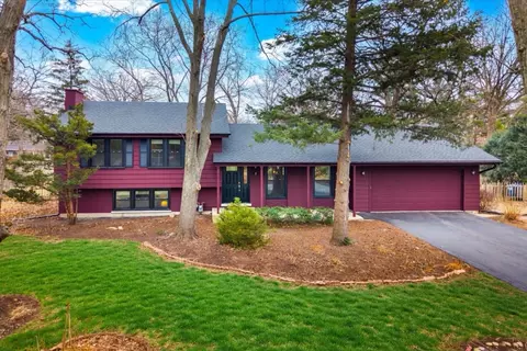 8 S295 College Rd, Naperville, IL 60540