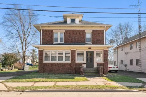 449 W Lincoln Ave, Hinckley, IL 60520