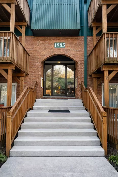 1985 Tall Oaks Dr #1A, Aurora, IL 60505