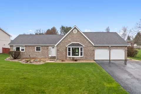 537 Erma Dr, Lake Holiday, IL 60552